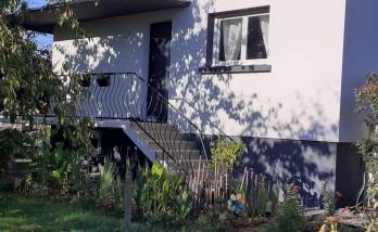 Vue sur le pignon d'entrée 