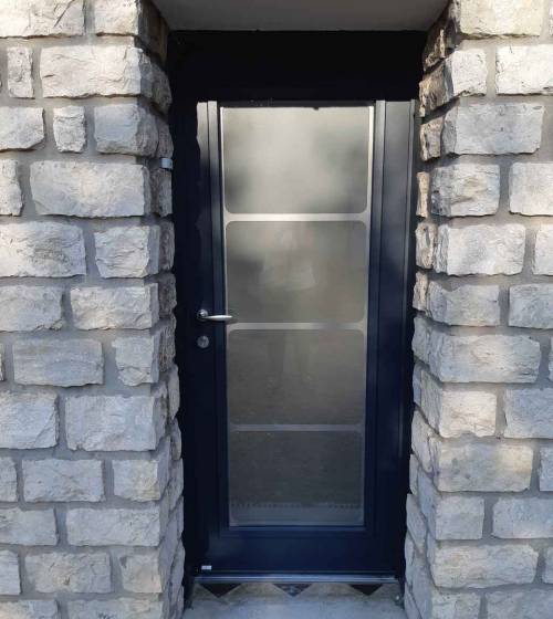 Porte alu, vitrage dépoli