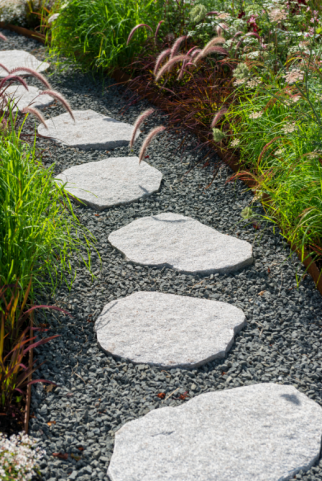 Allée de jardin à Chenôve