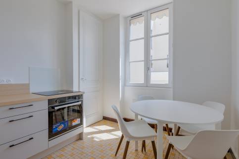 Lyon, quartier Vaise (69009) : rénovation complète d'un appartement ancien pour la location meublée