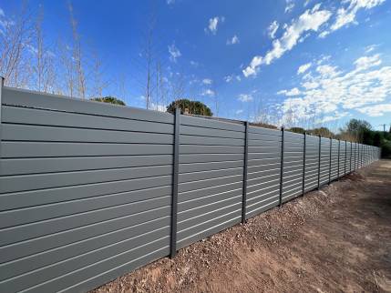 installation clôture de jardin en aluminium