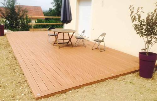 Création d'une terrasse en bois composite à Chessy (77)