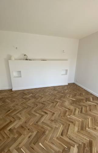 Création d'une tête de lit sur-mesure dans la chambre parentale 