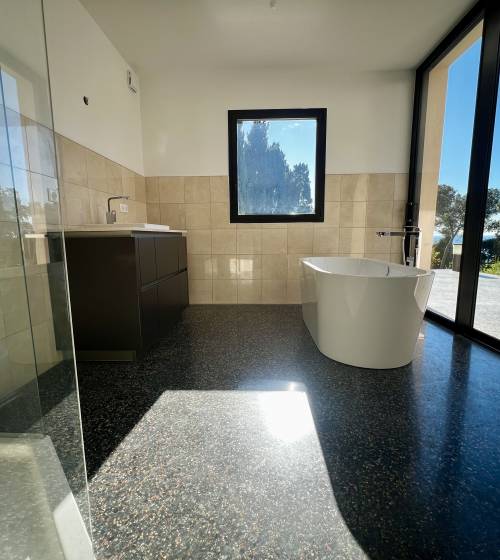 Salle de bain en neuf à Agay