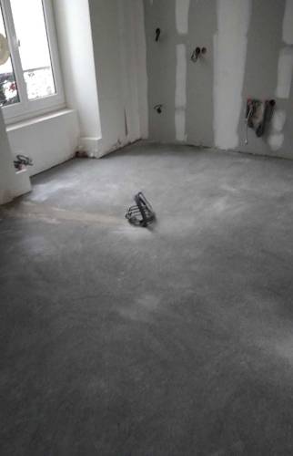 Chape avant carrelage