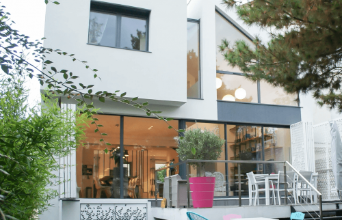 Vue extérieur surélévation maison et terrasse moderne