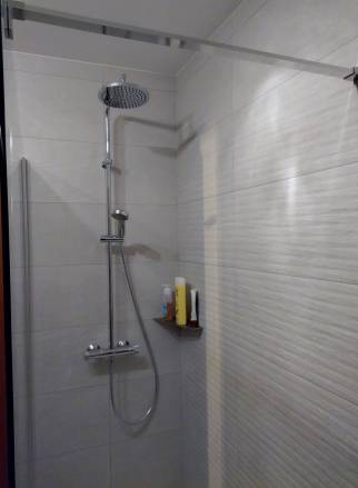 Salle de bain, colonne de douche, paroi de verre à Riedisheim