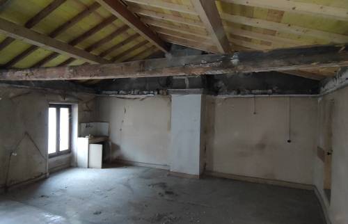 Création d’un salon cuisine – chantier de rénovation à Vénérieu