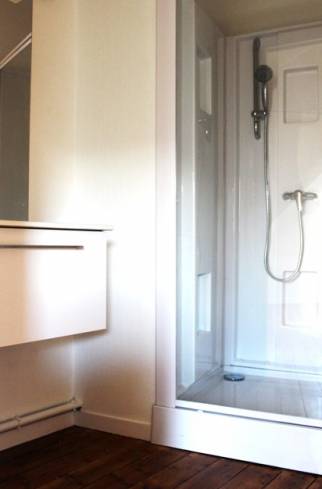 Salle d'eau sous les combles Libourne