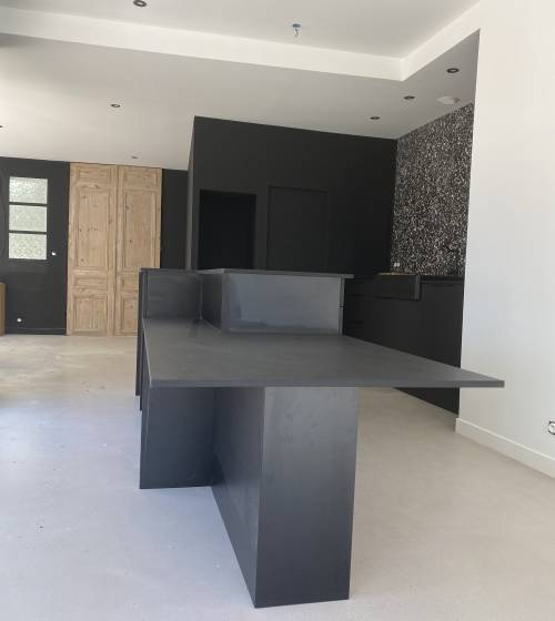 Mariage de matériaux modernes, contemporains et anciens 