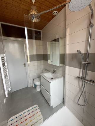 Rénovation de salle de bain avec meuble vasque - La Séguinière 49280