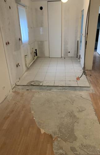 Cuisine avant rénovation dans un appartement à Bruz La Maison Des Travaux Bruz