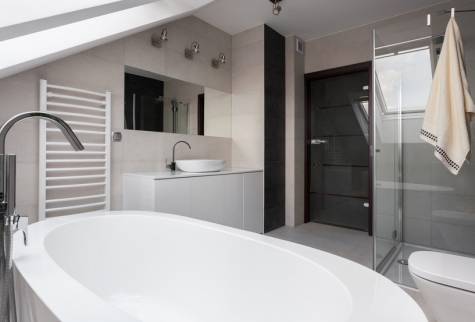 Salle de bains sous les combles Libourne