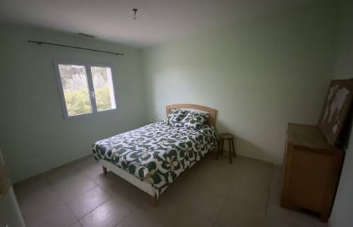 chambre éclairée maison proche d'Ales La Maison Des Travaux Alès