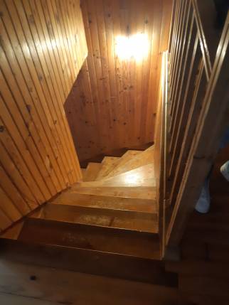 Escalier en bois avant travaux de rénovation - Lagnieu 01150