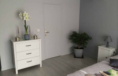 Réaménager un espace inutilisé en une chambre moderne dans le Calvados