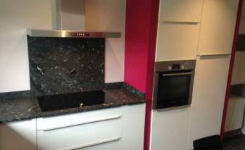 Cuisine équipée, plan de travail granit à Kembs