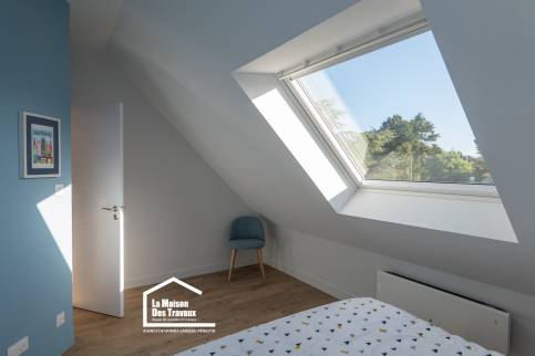 Chambre fonctionnelle pour accueillir famille et amis