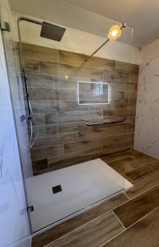 Douche salle de bain moderne La Maison Des Travaux Ales