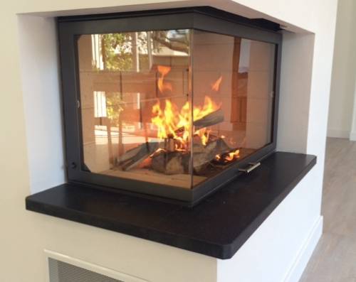 Installation cheminée centrale foyer fermé double face à Aubagne (13400)