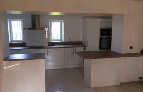 Comment aménager une cuisine ouverte à Deauville ?