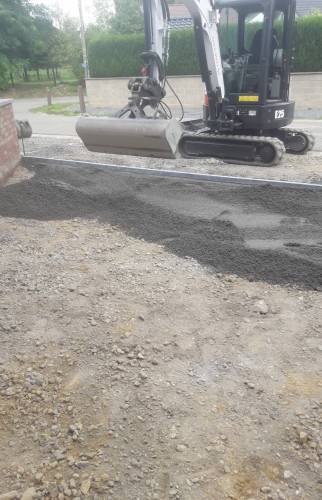 Travaux terrassement pour réalisation espace garage eentrepôt pavé à Nanteuil-Lès-Meaux (77100)