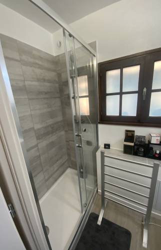 Douche salle de bain moderne rénovation maison La Maison Des Travaux Alès