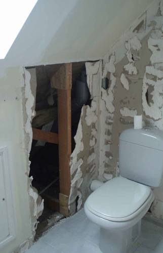 Les placos ont été emmenés partiellement avec la dépose des faïences