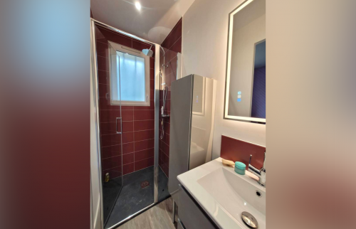 Rénovation salle de bain rouge - Après