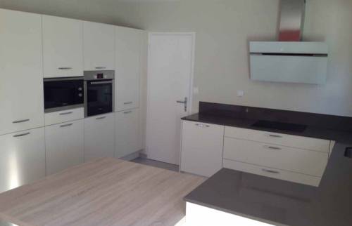 Aménagement de la nouvelle cuisine à Carnac