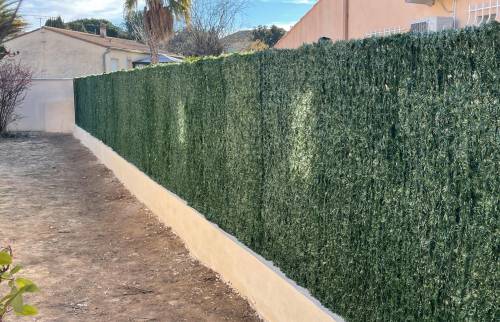 Après travaux : Haie artificielle occultante - Caissargues