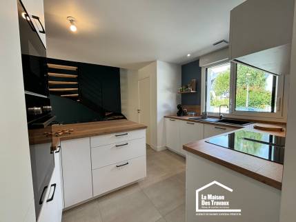 cuisine blanche et bois amenagement