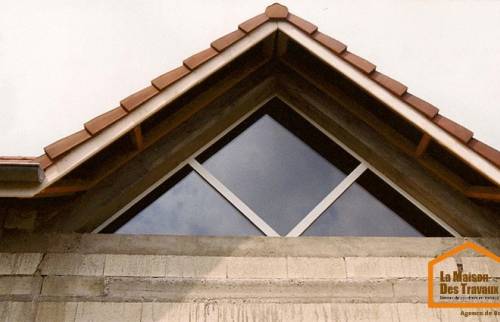 Lucarne termine vue de l'exterieur finition bois