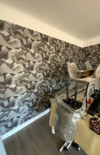 Appartement rénové avec nouveau parquet stratifié et meubles à ALÉS 30100