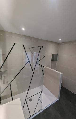 Nouvel douche et espace WC semi cloisonné