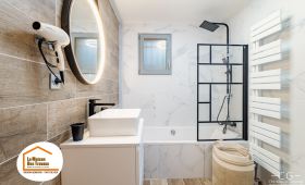 aménagement intérieur Gex, salle de bain fonctionnelle Divonne-les-Bains, meuble vasque design Saint-Genis-Pouilly, miroirs lumineux Ferney-Voltaire, optimisation espace Péron, rénovation