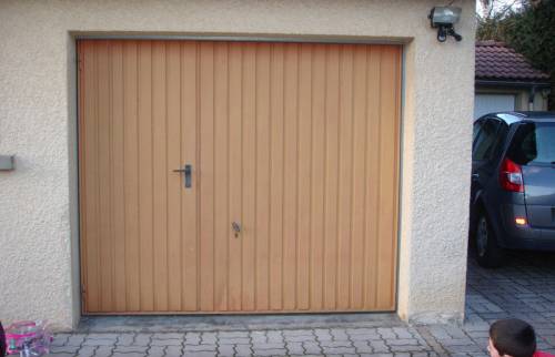 Porte de garage avant