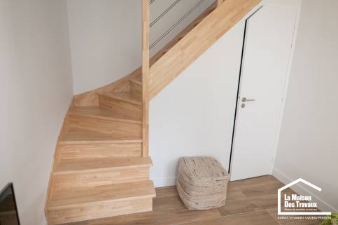 pose escalier fonctionnel dans extension de maison