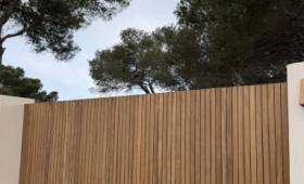 Portail coulissant moderne a Biarritz