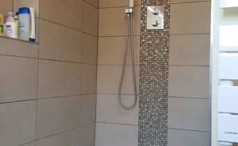 ST LOUP: salle de bain-espace douche-carrelage