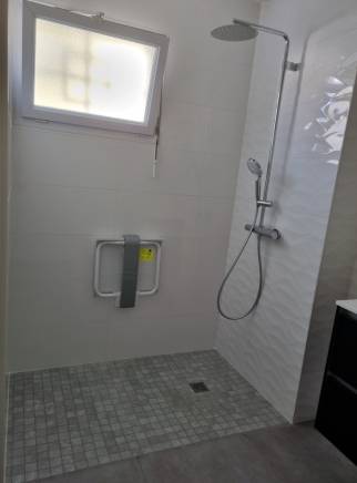 Douche PMR Le Creusot