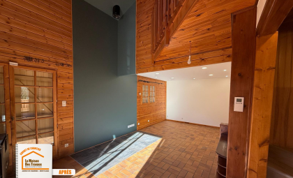 rénovation chalet années 70, transformation maison montagne, rénovation pièce de vie chalet, rénovation salle de bain montagne, accompagnement travaux montagne