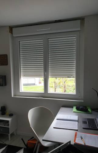 Nouvelle fenêtre avec volet roulant électrique