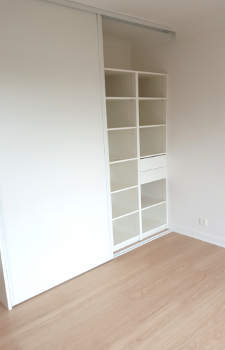 Placards aménagés dans les chambres