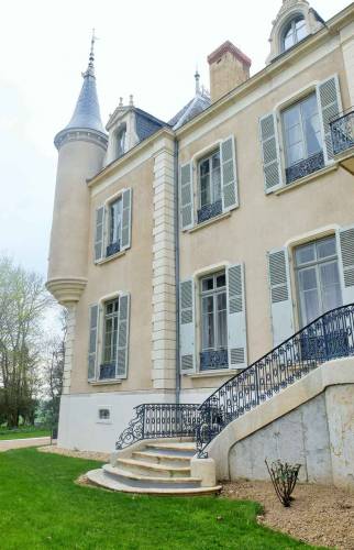 Rénovation des escaliers en Pierre dans un chateau classé - Monts du Beaujolais (69)