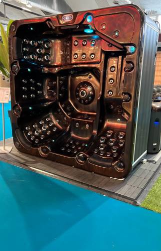 Le SPA au magasin avant chargement