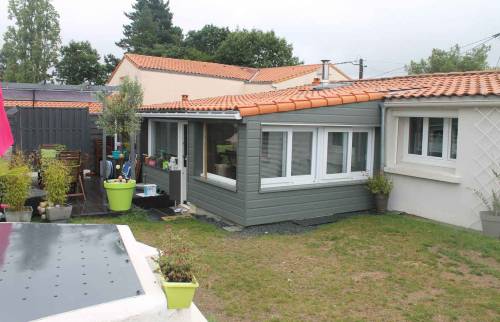 Extension en bardage bois de 6,8 m², à Vertou (44)