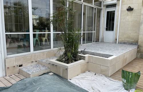 Pose baies vitrées et dalle de terrasse à hauteur de la façade arrière avec marches plates à Boissy-le-Châtel (77169)