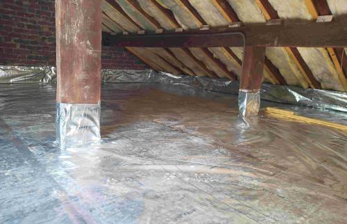 Le pare-vapeur protège l'isolant de l'humidité de la maison