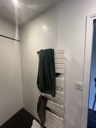 Changement du revêtement mural salle de bain